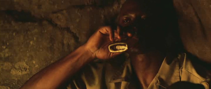 Blood.Diamond.2006.DVDRip.XviD.AC3.iNT.CD2_MoMo.avi_001709124.jpg
